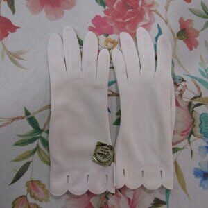 Vintage STETSON NOS  NWT's New Dead StockWhite Scalloped Gloves-sz 7-#2877-03/23